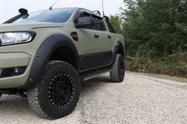 FORD RANGER 2015+ MATTE MATT BLACK SIDE DOOR BODY CLADDING - Image 3