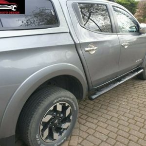 4'''''Oval Elite Black Side Steps / Bars for Mitsubishi L200 From 2015+