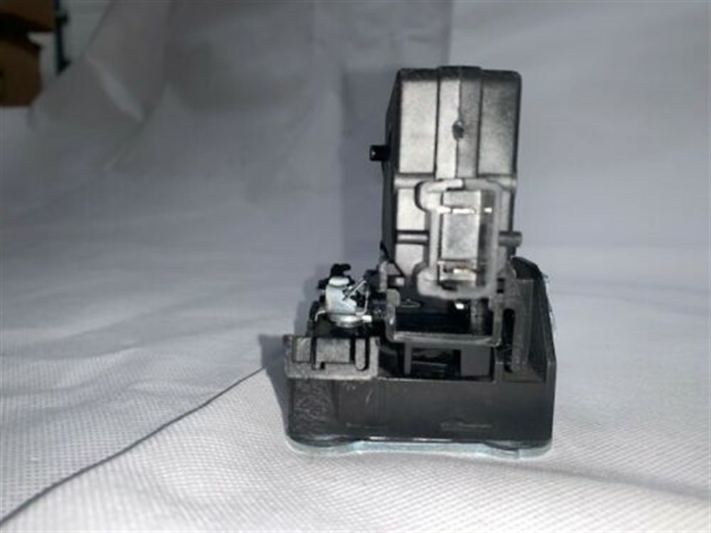 Central Door Lock Engine Actuator Front RIGHT Renault Master 2003-2010 - Image 3