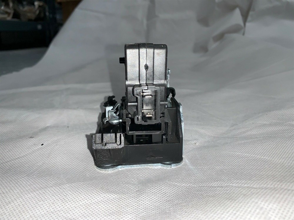 Central Door WITH Lock Engine Actuator Front RIGHT Renault Master 2003-2010 - Image 4