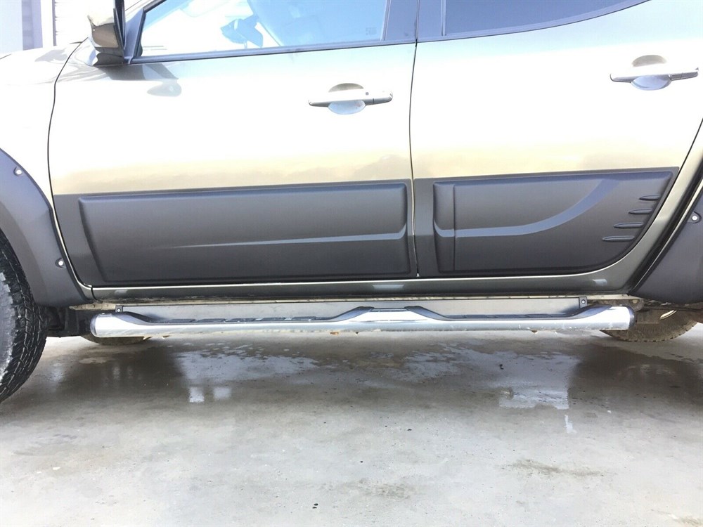 FORD RANGER 2015+ MATTE MATT BLACK SIDE DOOR BODY CLADDING - Image 4