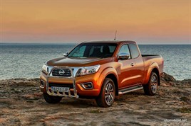 Nissan Navara Chrome AXLE NUDGE A-BAR, BULL BAR 2016+ - Image 2