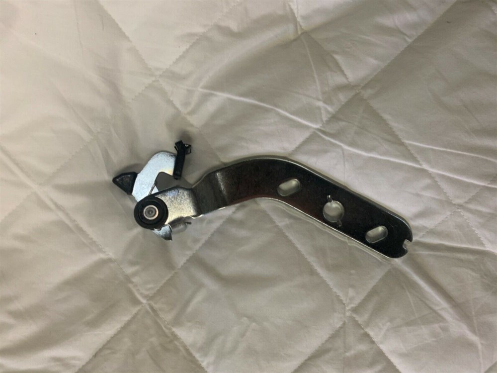 RIGHT SLIDING DOOR LOWER ROLLER GUIDE FITS FIAT, CITROEN, PEUGEOT, 1344239080