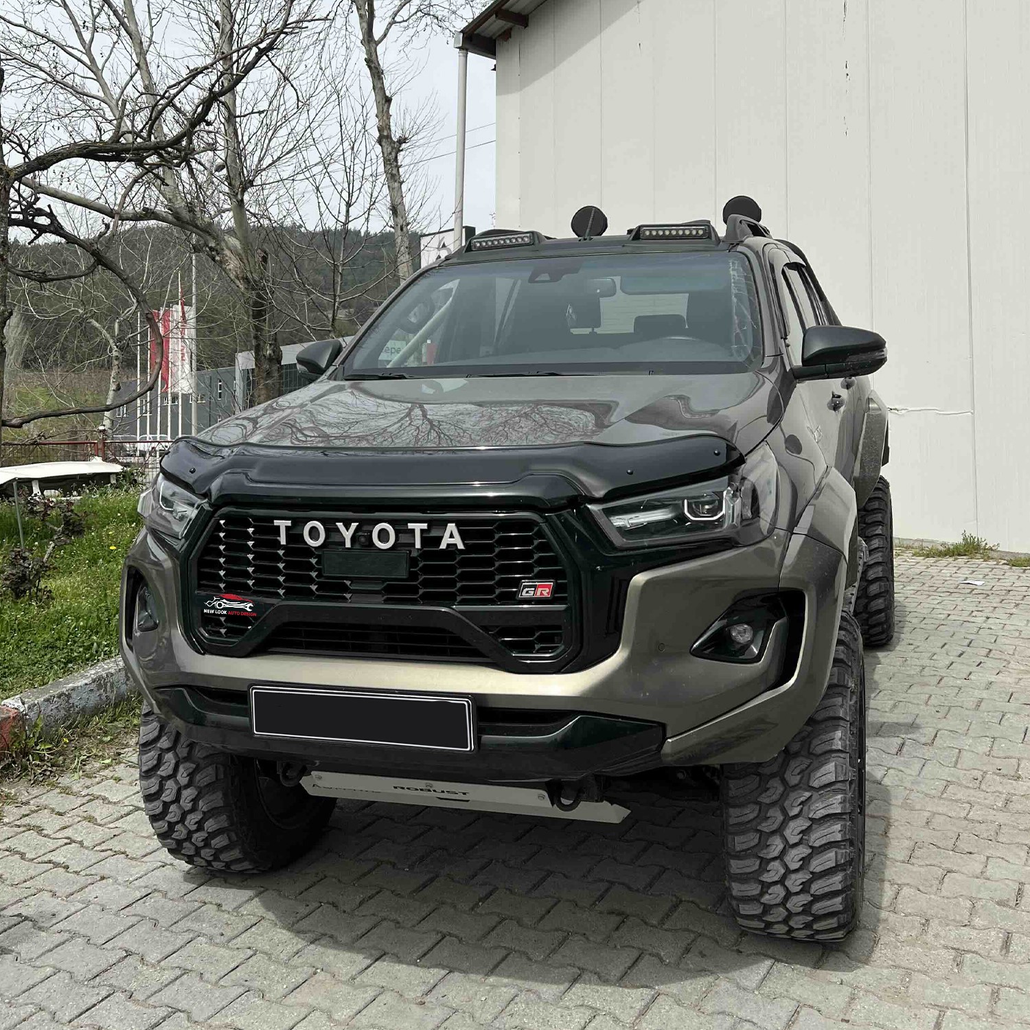 Bonnet Guard Protector For Toyota Hilux 2020-2024 - Image 3