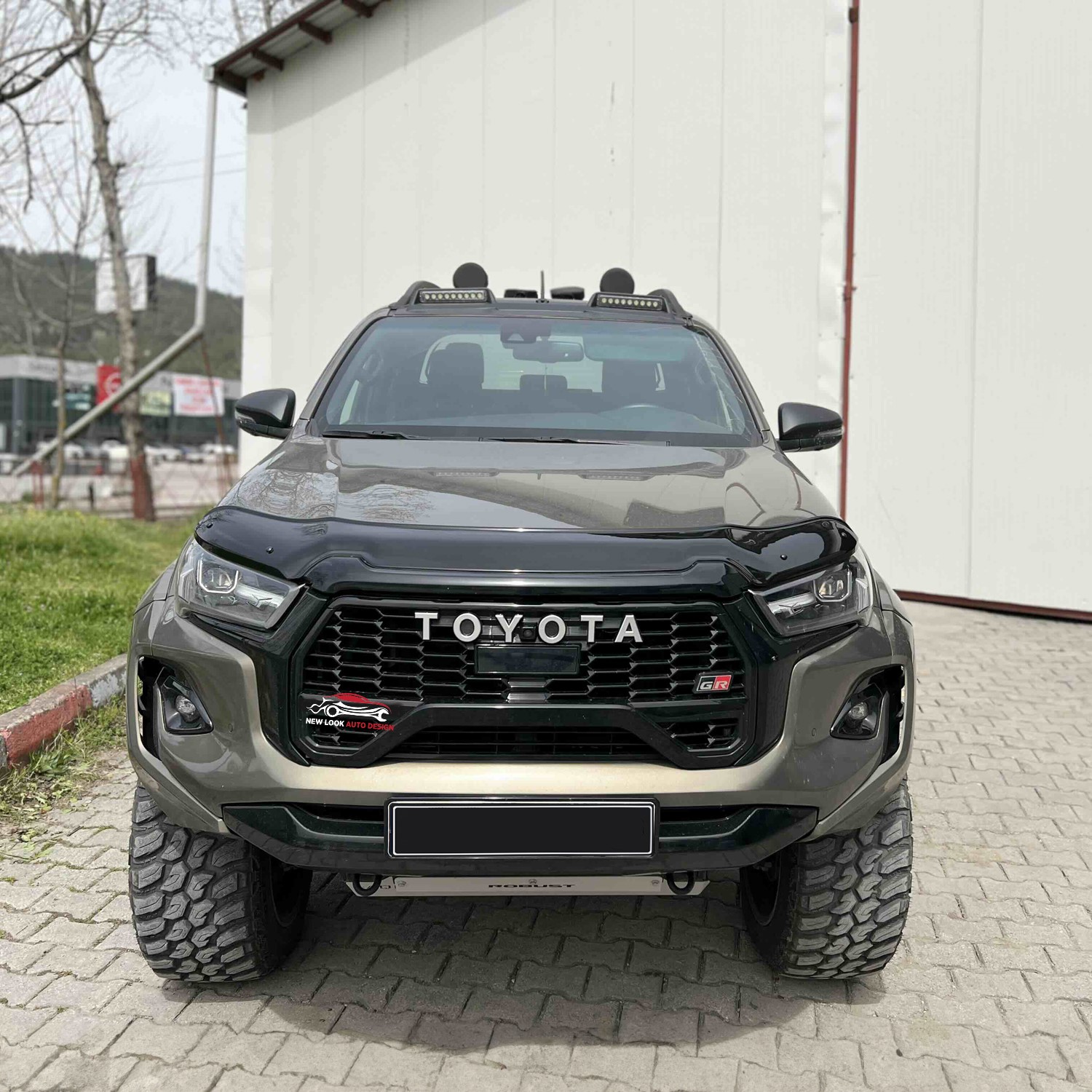 Bonnet Guard Protector For Toyota Hilux 2020-2024 - Image 4