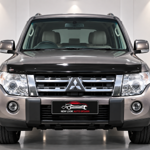 Mitsubishi Pajero 2007–2019 Black Bonnet Guard Protector – Acrylic – With Fittings